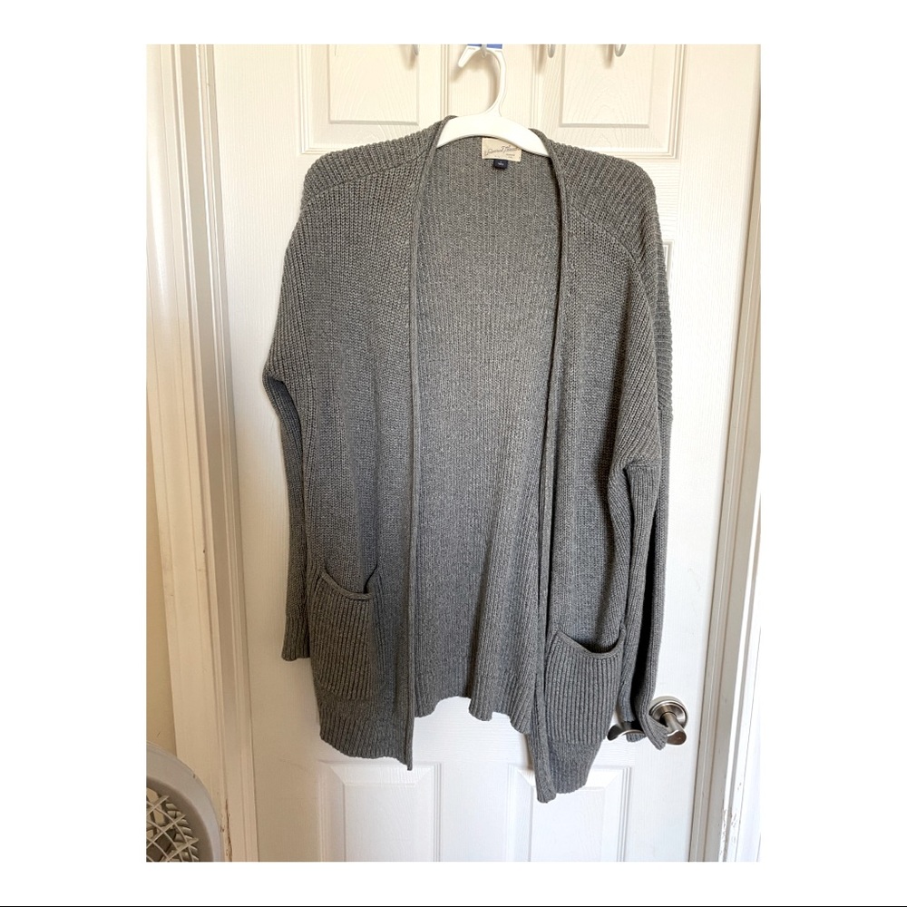 Gray Knit Cardigan with pockets. Size L.